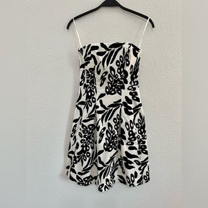 White House Black‎ Market Strapless Black and White Dress Size 4